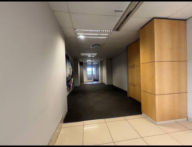 918M² OFFICE TO LET IN ROSEBANK